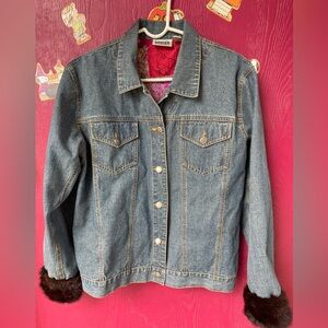 CHICOS VINTAGE Denim jean Jacket with Faux Fur Cuffs SILK LINING